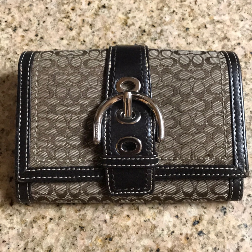 🛍Authentic Signature Coach Wallet w/9 pockets